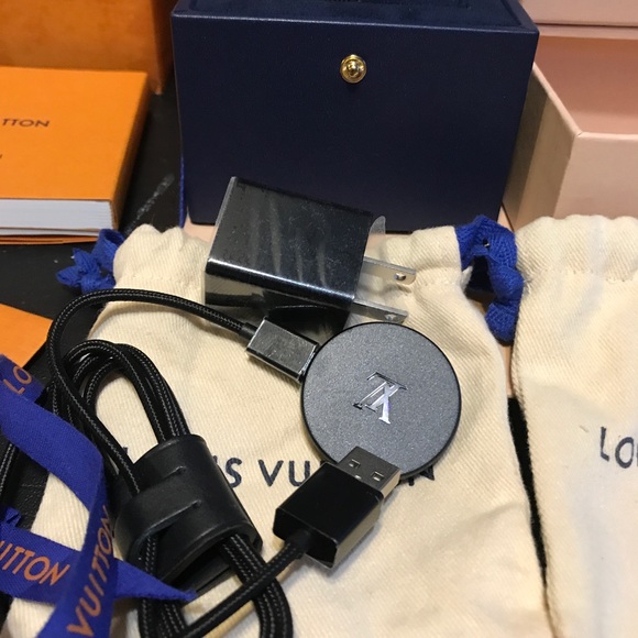 Louis Vuitton Smart Watch - Picture 3 of 3